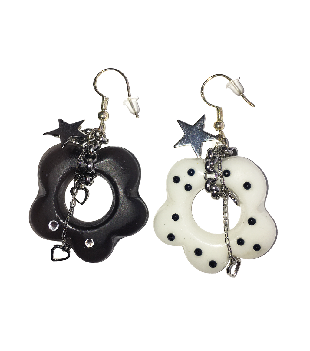 Joey Shares, Resin Earrings, Handmade, Los Angeles, Kathleen, Shop Kathleen, resin, jewelry, flower, charms, handmade, beads, heart, y2k, belly ring, navel piercing, navel ring, jewelry, star child
