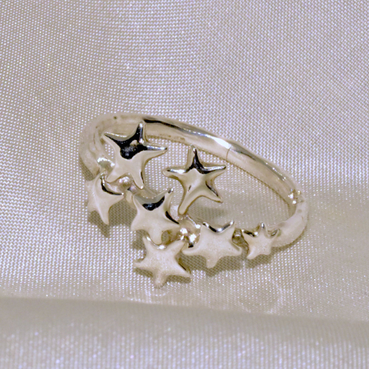 Loneru, Lonerü, sterling silver ring, star jewelry, vermont jewelry, sterling silver star ring, kathleen, kathleen los angeles, independent boutique, independent artist, independent designer, handmade jewelry, los angeles boutique, shooting star ring, silver ring, stars ring
