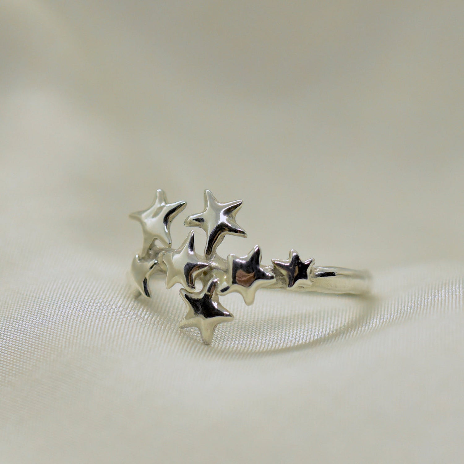 Loneru, Lonerü, sterling silver ring, star jewelry, vermont jewelry, sterling silver star ring, kathleen, kathleen los angeles, independent boutique, independent artist, independent designer, handmade jewelry, los angeles boutique, shooting star ring, silver ring, stars ring