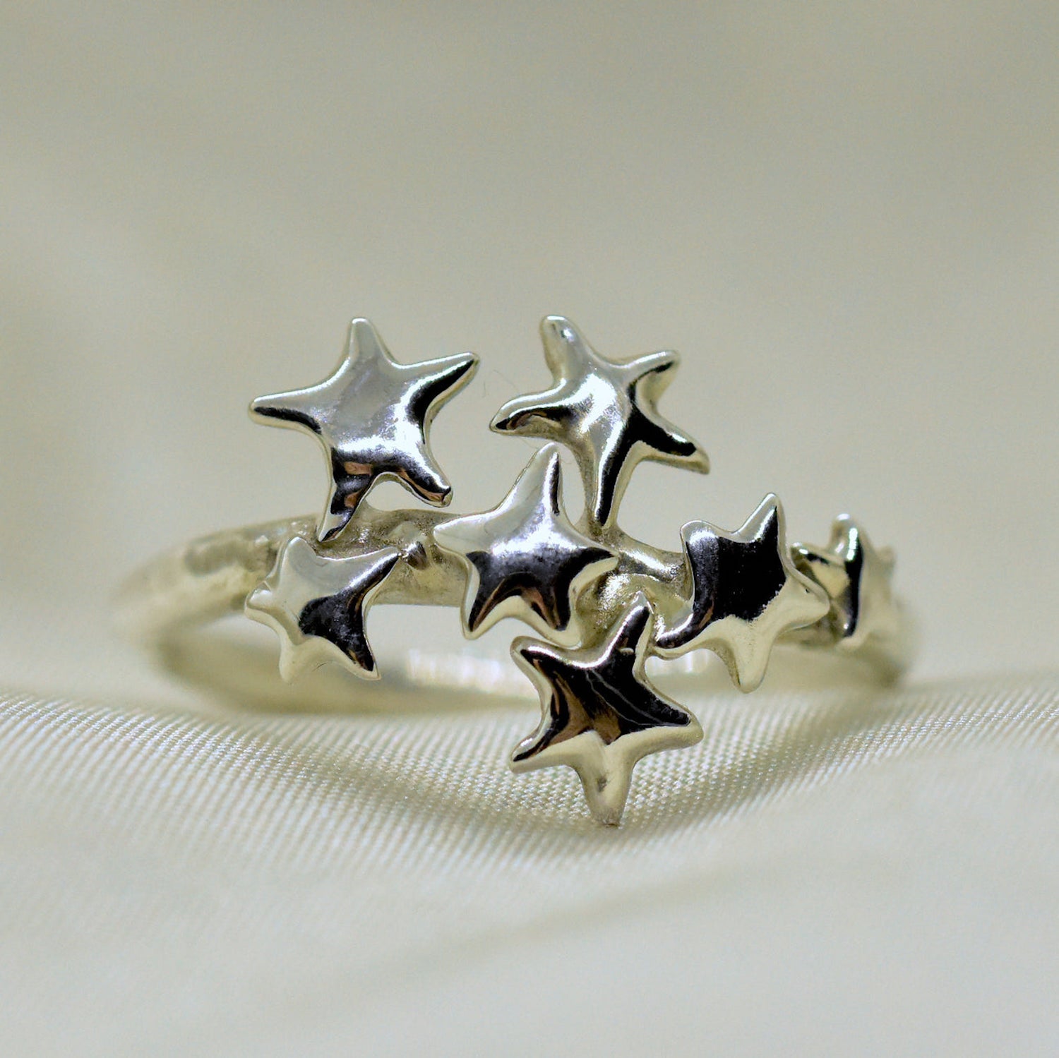 Loneru, Lonerü, sterling silver ring, star jewelry, vermont jewelry, sterling silver star ring, kathleen, kathleen los angeles, independent boutique, independent artist, independent designer, handmade jewelry, los angeles boutique, shooting star ring, silver ring, stars ring