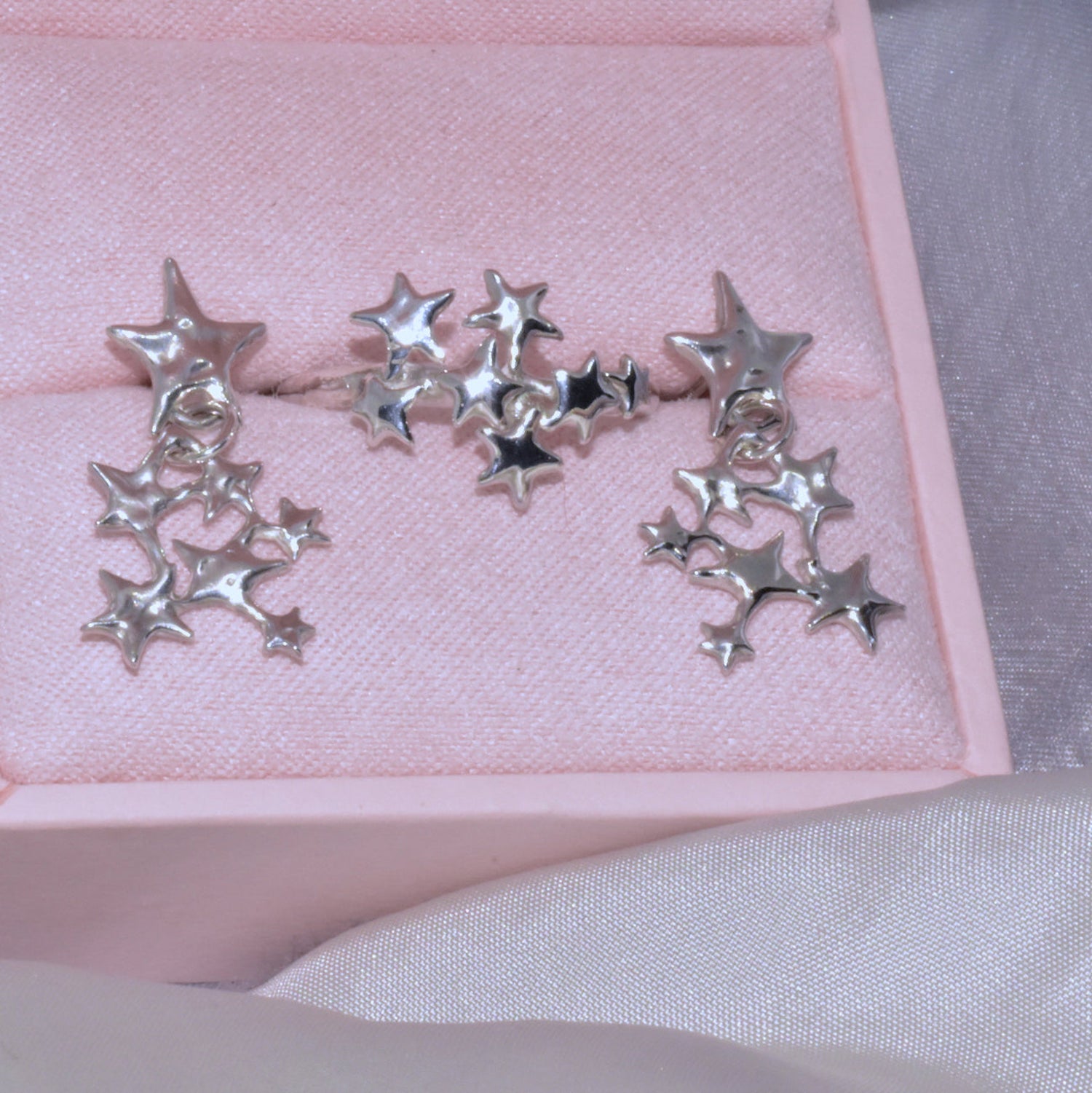 Loneru, Lonerü, sterling silver ring, star jewelry, vermont jewelry, sterling silver star ring, kathleen, kathleen los angeles, independent boutique, independent artist, independent designer, handmade jewelry, los angeles boutique, shooting star ring, silver ring, stars ring