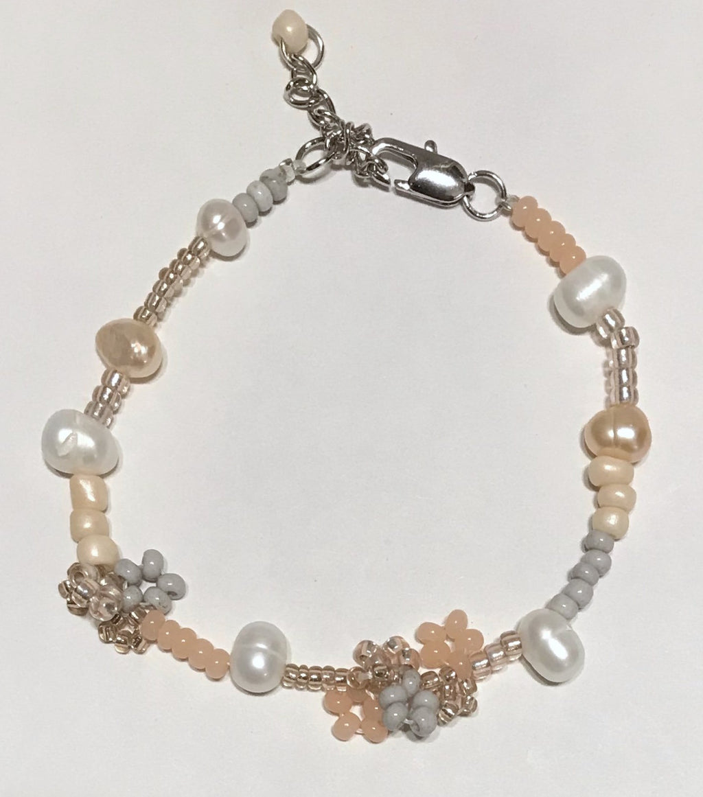 Homejob, Homejob the Label, Shop Kathleen, Kathleen, Los Angeles, Handmade, Pearls, Pearl Bracelet, Sustainable, Beaded Earrings