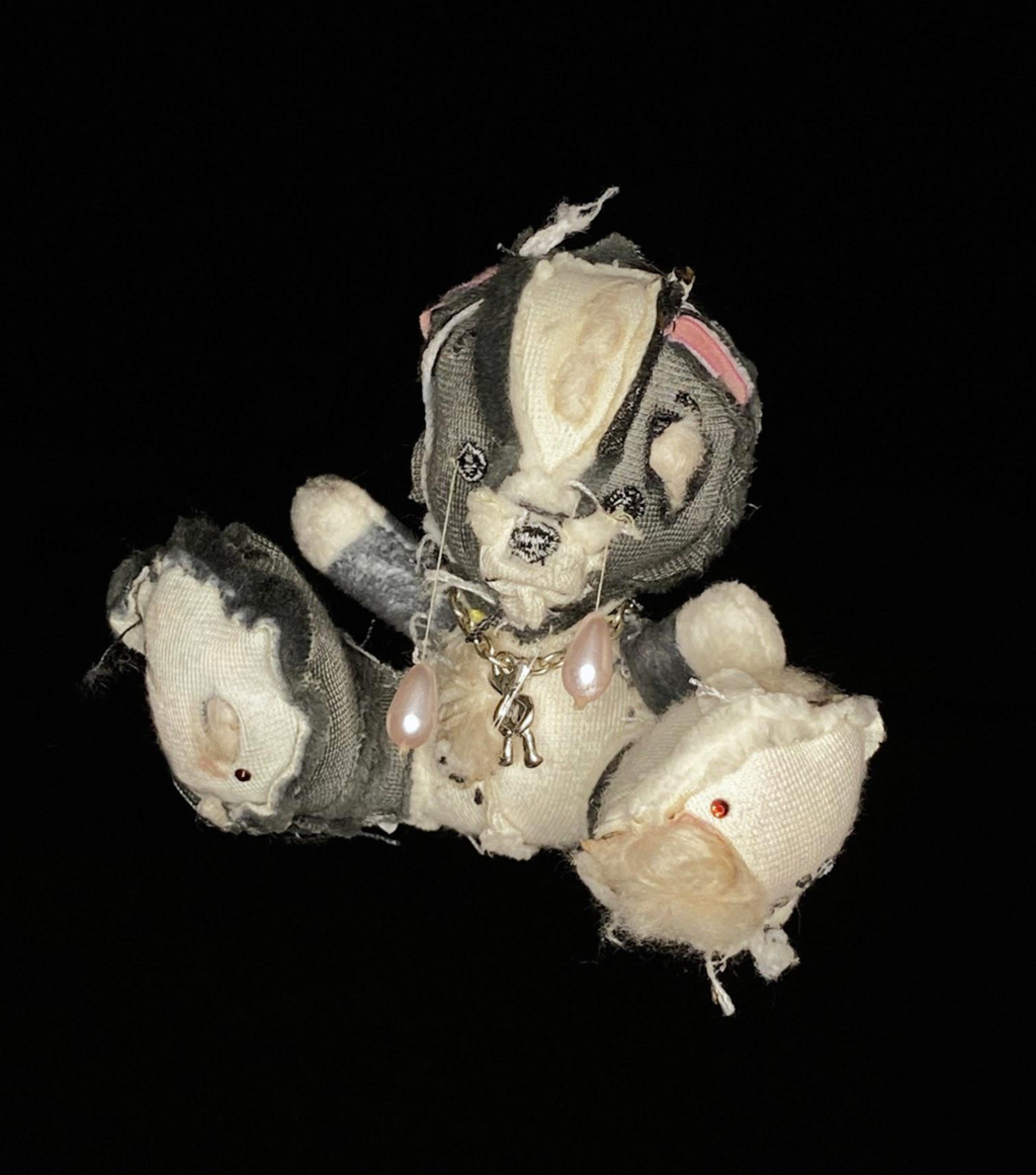 Dean Hoy, Bears Who Care, London Artist, Independent Artist, Independent Designer, Soft Toys, Soft Sculptures, Soft Art, Handmade Toys, Teddy Bear, Kathleen, Kathleen Los Angeles. Los Angeles Boutique, Independent Boutique, Independent Fashion, Sustainable, Upcycled, Sustainable Toys, Sustainable Sculpture, Sustainable art, Upcycled Toys