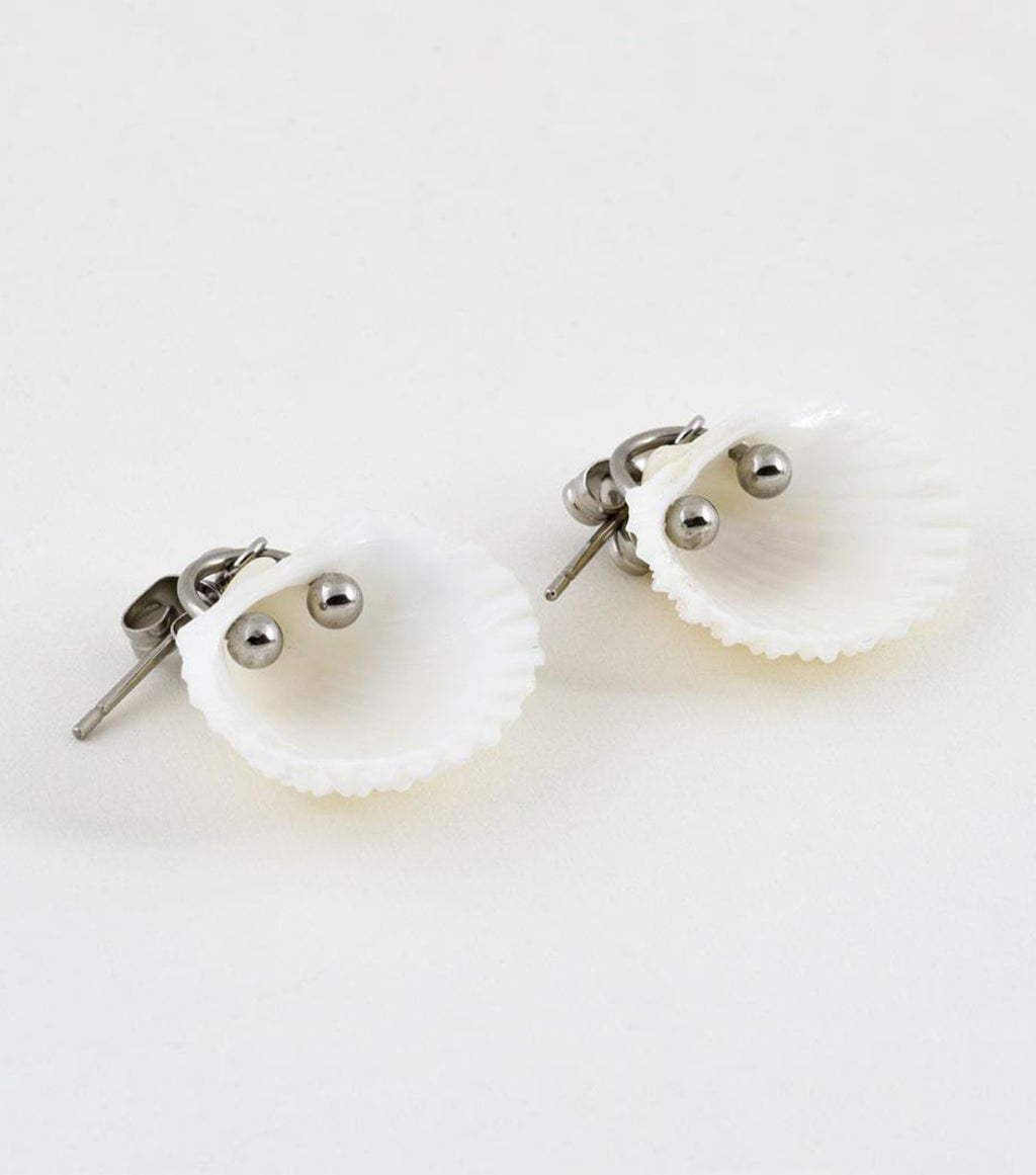 soft blonde, shell earrings, earrings, shell, stainless steel earrings, white, cream
