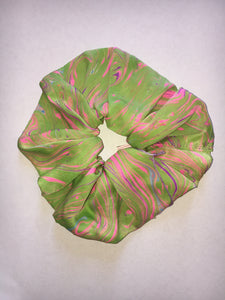 MYFAWNWY Marbled Silk Scrunchie